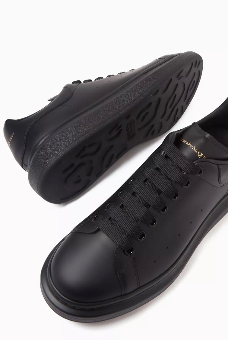 Alexander McQueen Oversized Sneaker - Black