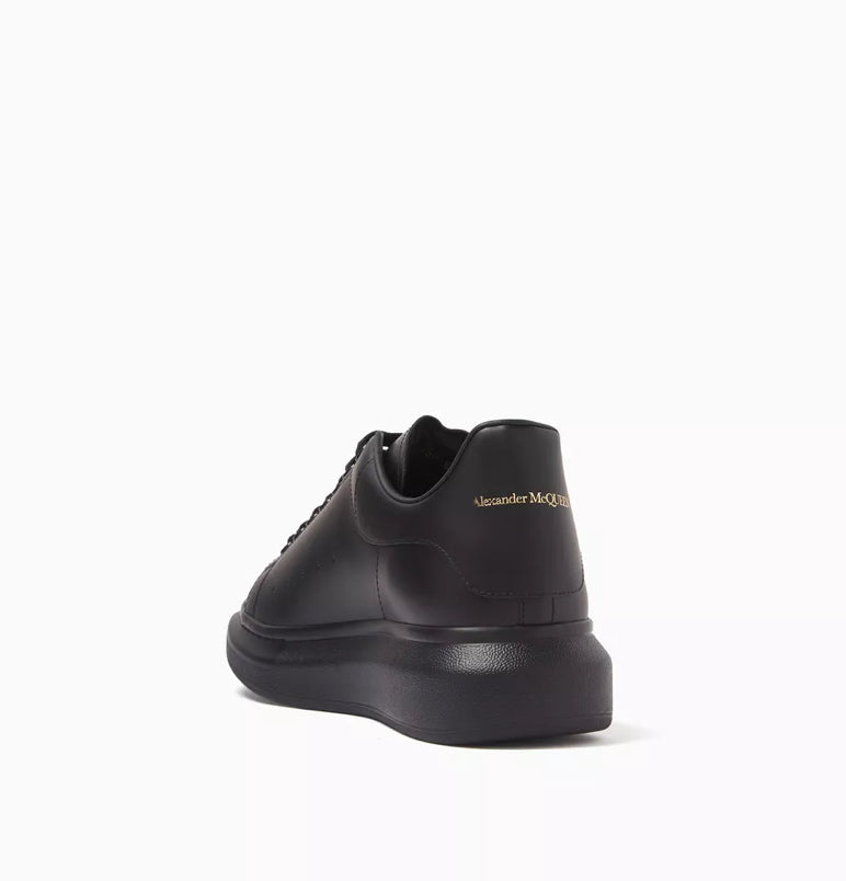 Alexander McQueen Oversized Sneaker - Black