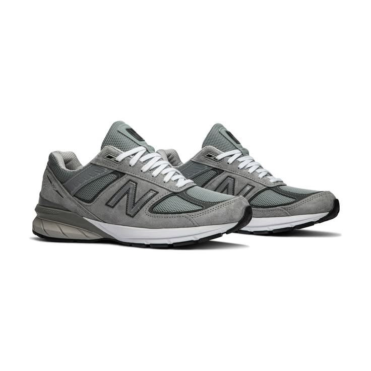 New Balance 990v5 Grey Black sneakers - detail angle view