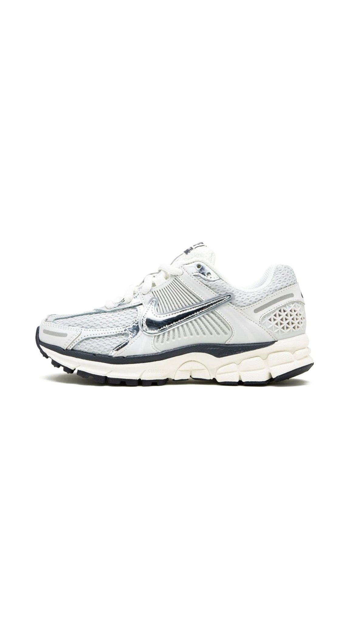 NIKE Zoom Vomero 5 "Metallic Silver" - FAVELA